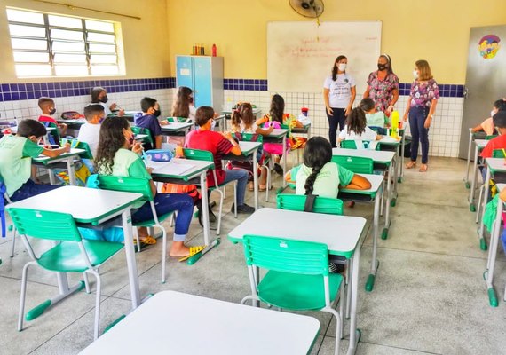 Desastre educacional em Palmeira: o fracasso de Luiza Julia na alfabetização; veja o ranking