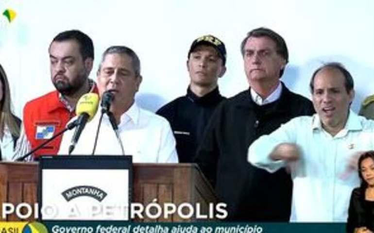Presidente acompanha ações de assistência em Petrópolis