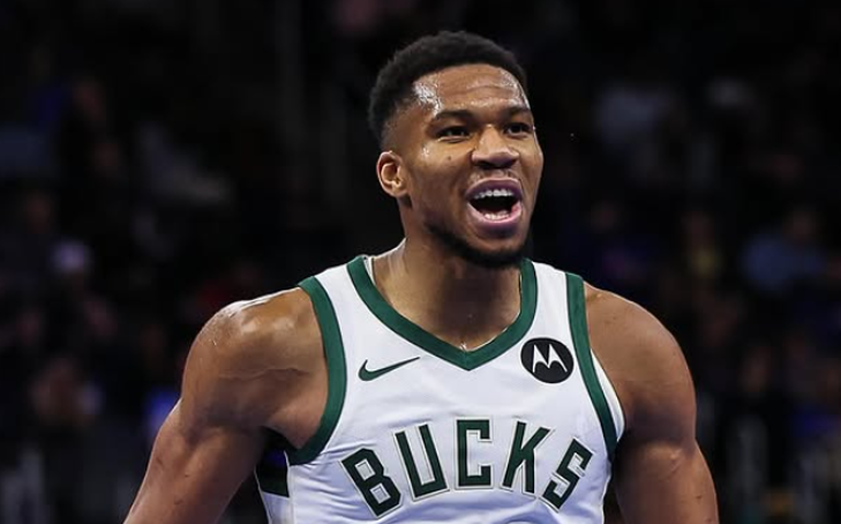 Antetokounmpo brilha apesar de corte na mão e lidera vitória dos Bucks na NBA