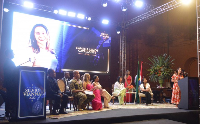 Criadora da Rede de Atenção às Vítimas de Violência Sexual, é agraciada com a Medalha Sílvio Vianna