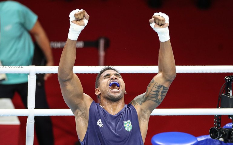 Abner Teixeira é derrotado por cubano, mas fica com o bronze no boxe em Tóquio