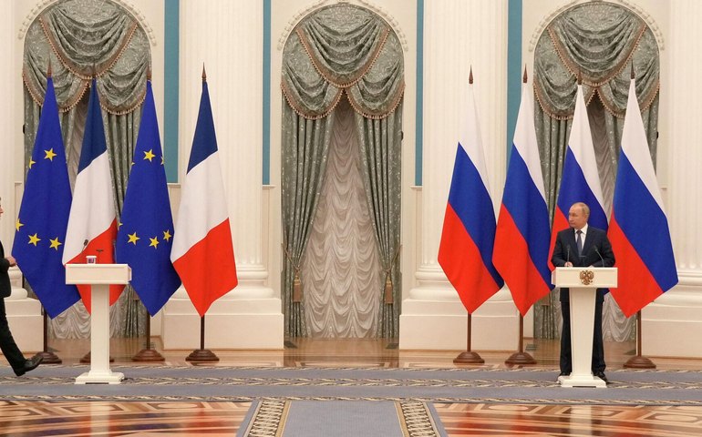 Putin e Macron: conversa sinaliza que diplomacia europeia 'sai do coma', diz político russo