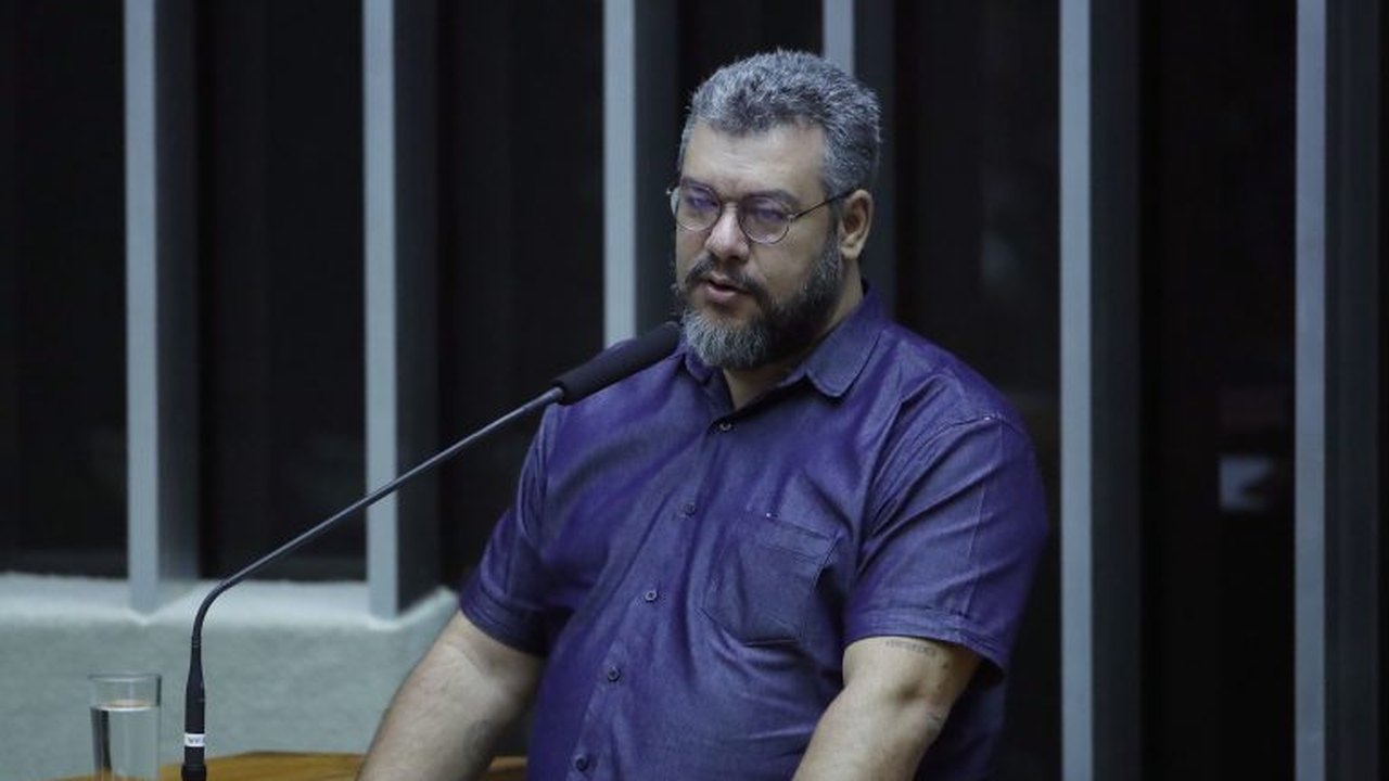 Sessão em homenagem aos 80 anos da CLT debate proteção aos trabalhadores por aplicativos