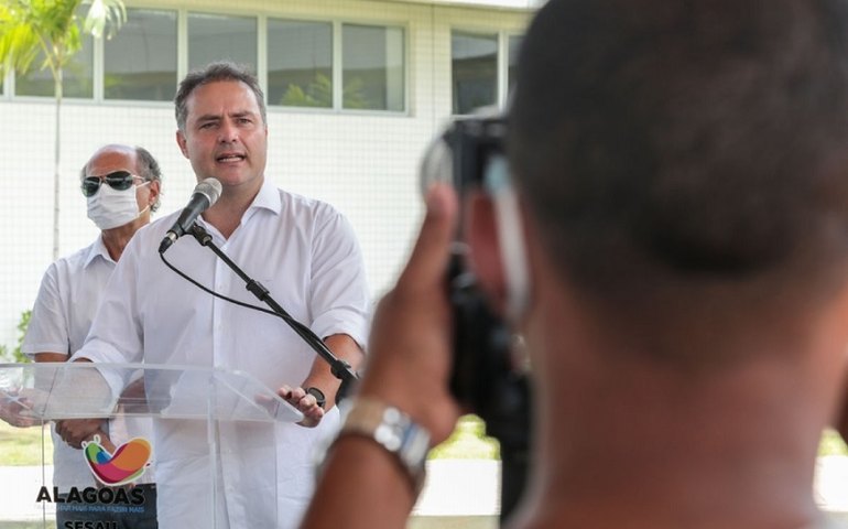 Governo já reservou recursos para aquisição de vacina contra a Covid-19, afirma Renan Filho