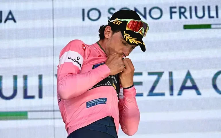 Equatoriano vence 4ª etapa do Giro d'Italia; Ciccone assume camisa rosa