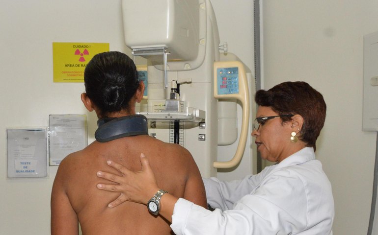Outubro Rosa: Mais de 670 mamografias foram realizadas no Hospital da Mulher
