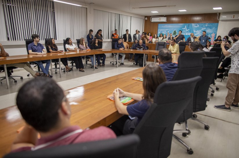 Serviços da Prefeitura de Maceió são apresentados a servidores da Câmara de Vereadores da capital