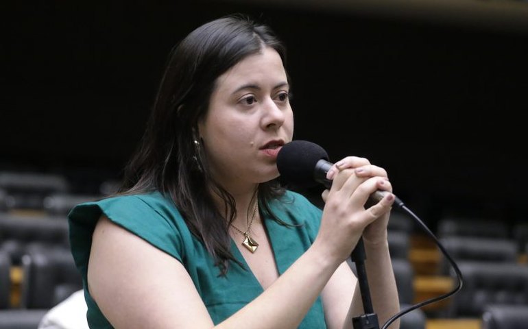 Câmara aprova criação de política de apoio a mães com estafa mental ou burnout