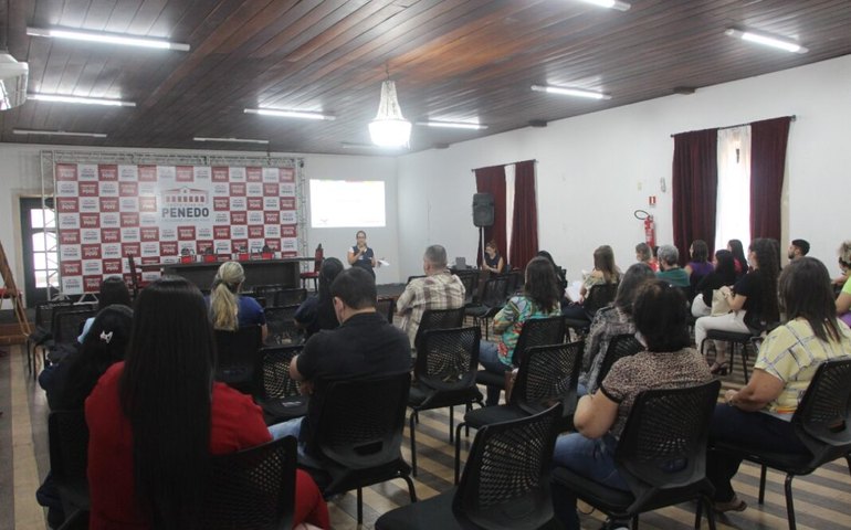 Secretaria de Saúde de Penedo orienta médicos e enfermeiros sobre Varíola dos Macacos