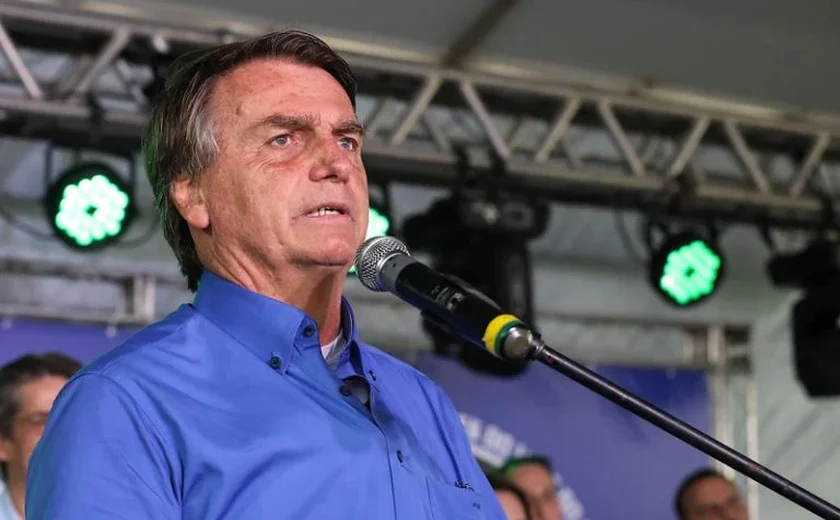 Bolsonaro: governadores precisam fazer a parte deles na redução do preço dos combustíveis
