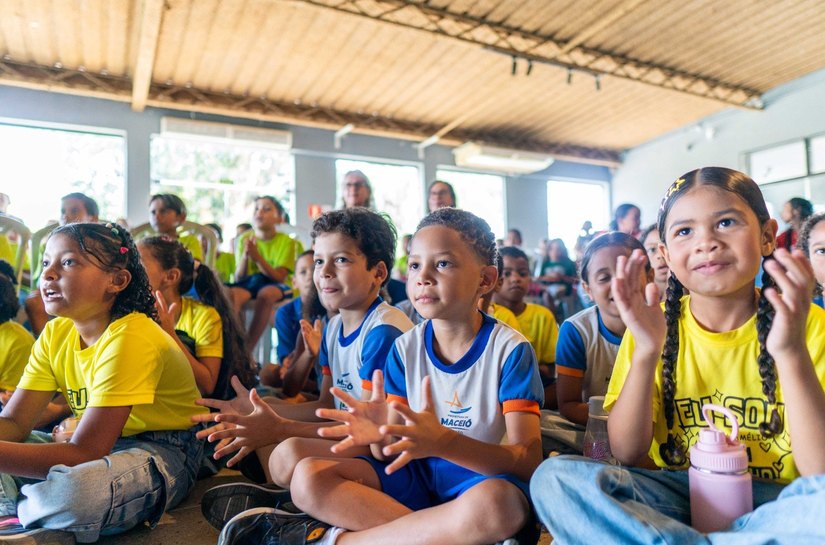 Mais de 200 estudantes da rede municipal participam da 9ª edição da Praça Literária