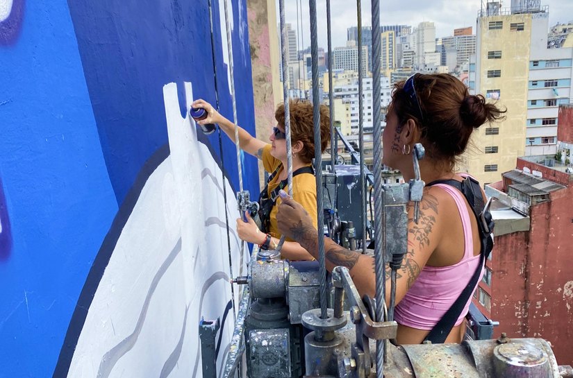 Em homenagem aos 120 anos de Nise da Silveira, artista cria mural gigante em prédio de São Paulo