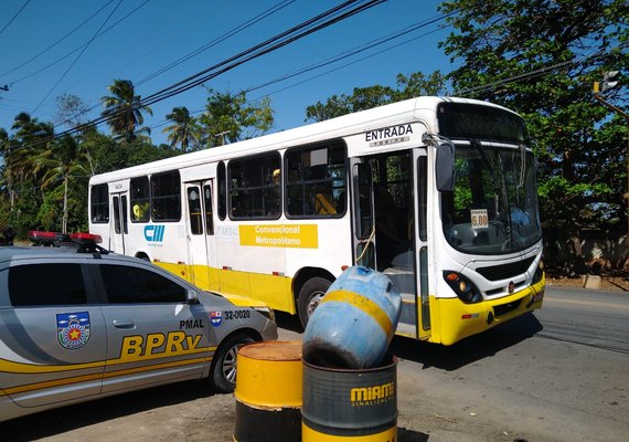 Arsal inicia recolhimento de ônibus   intermunicipais por falta de vistoria