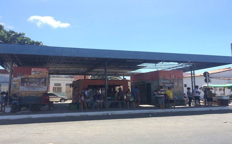 Terminal de ônibus da Praça da Faculdade será demolido, diz SMTT