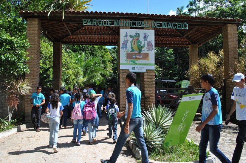 Alunos da Escola Rui Palmeira participam do projeto Turismo do Saber