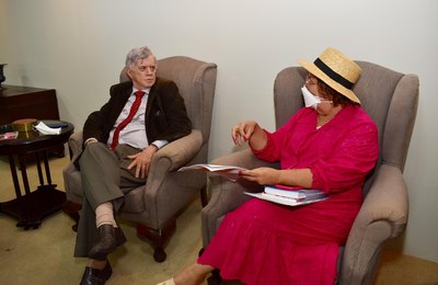 Klever Loureiro recebe deputada federal Tereza Nelma para tratar sobre ações para a primeira infância