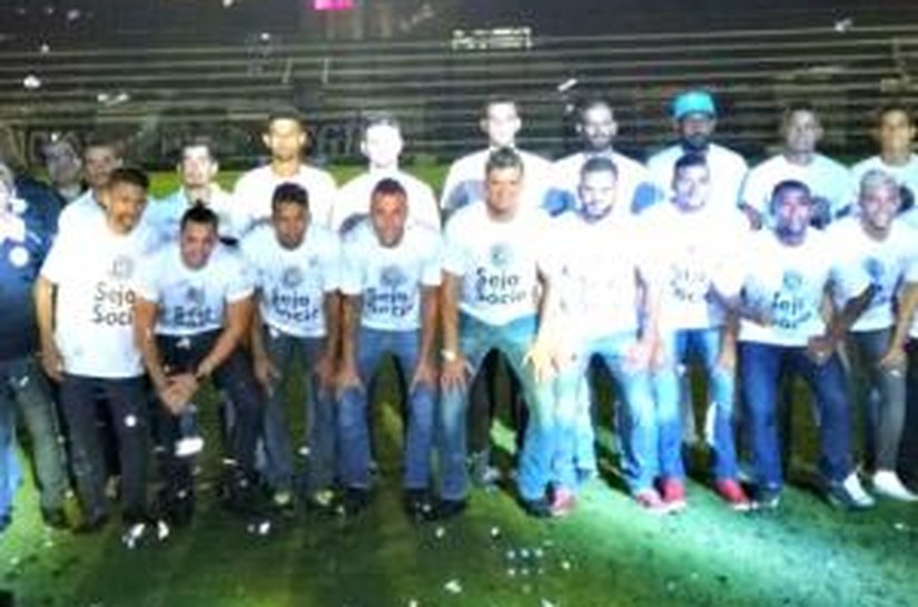 Em noite de festa, alvinegro apresenta o elenco para a temporada de 2016