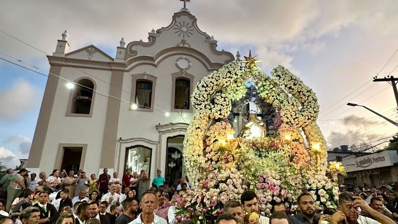 Procissão de Nossa Senhora da Piedade reúne multidão de fiéis em Anadia