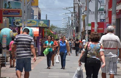 Comércio funcionará em horário especial no próximo dia 15 