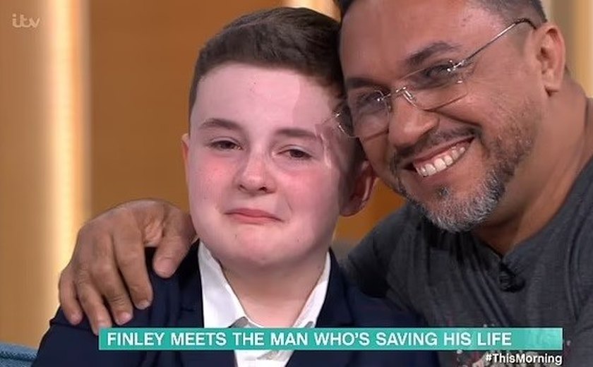 Emocionante: menino britânico de 10 anos conhece brasileiro que salvou sua vida