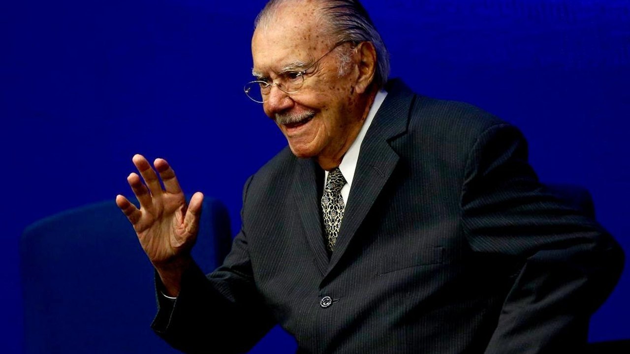 Ex-presidente José Sarney é hospitalizado com pneumonia no Maranhão