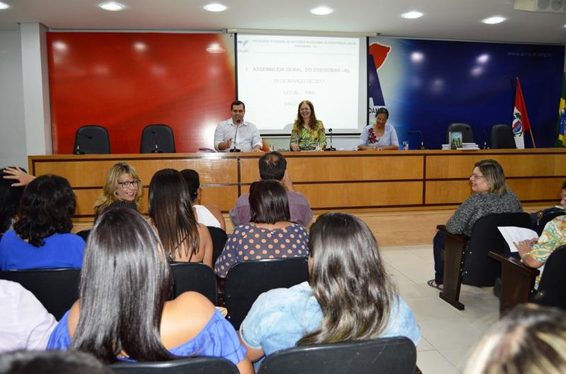 Seades apresenta metas e projetos em assembleia geral de gestores