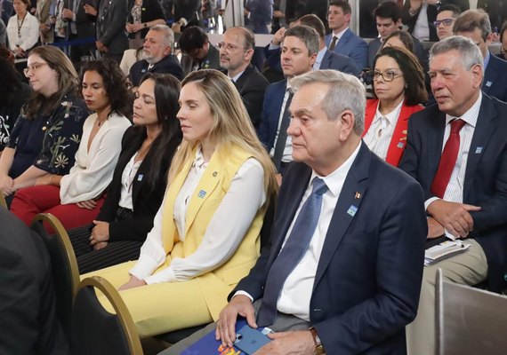 Ronaldo Lessa participa em Brasília da abertura da 5ª Reunião Plenária do 'Conselhão'