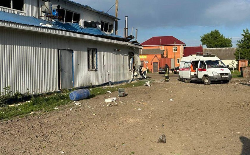 ‼Pelo menos 12 civis ficaram feridos, incluindo dois menores, de acordo com o governador em exercício da região de Kursk, Aleksandr Khinshtein. Todos estão sendo transferidos para o hospital regional.