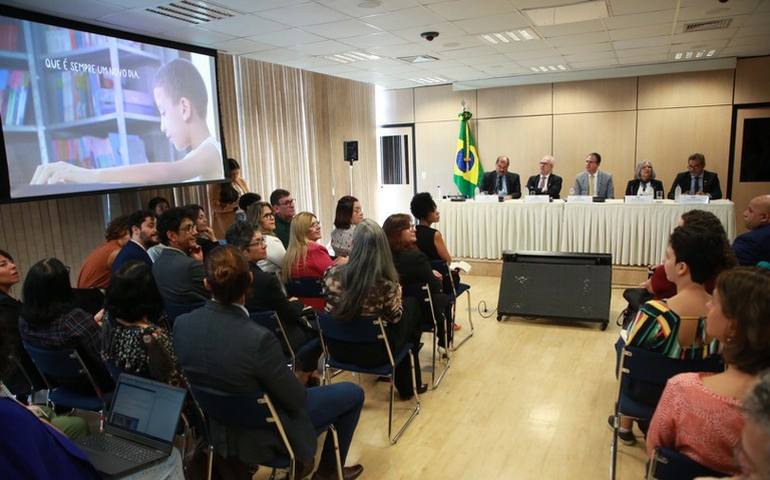 MEC vai ouvir professores sobre qualidade da alfabetização de crianças
