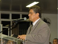 Pr. Israel (SP) ministrando a Palavra
