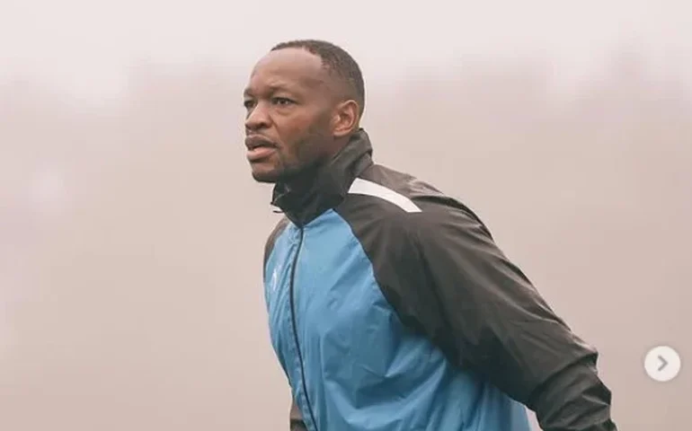 Campeão mundial Steve Mandanda relata luta contra depressão após aposentadoria