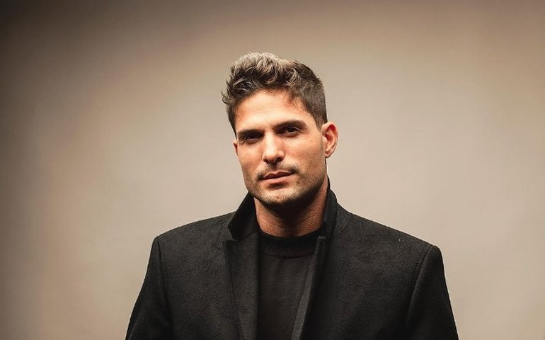 Em cruzeiro, André Martinelli contou que conversou com Fernanda Keulla após voltarem a seguir