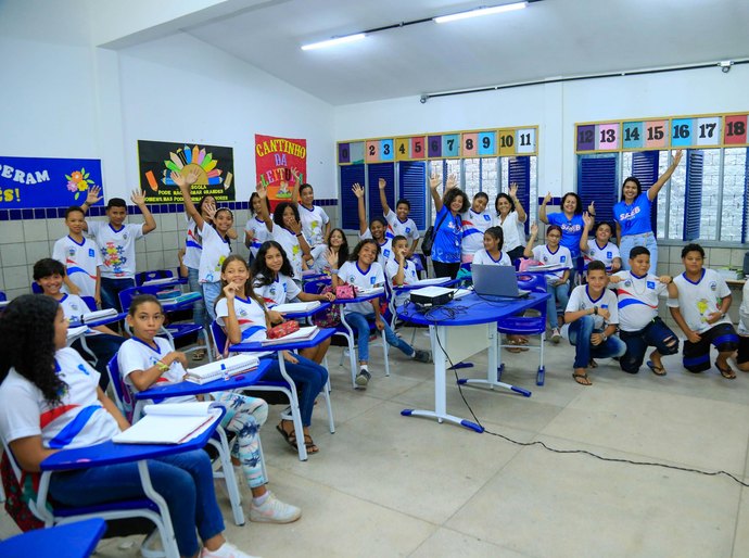Projeto do Governo é aprovado na ALE para conceder bonificação aos servidores da Educação
