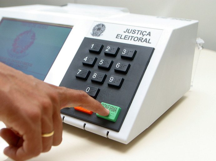 Pioneiro, sistema eletrônico de votação fortalece transparência do processo eleitoral