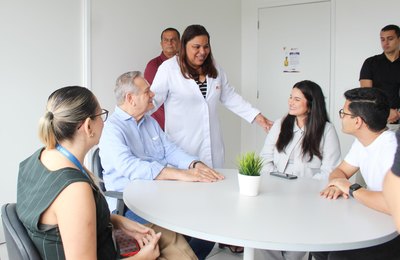 Ronaldo Lessa visita RAV no Hospital da Mulher e destaca avanço nas políticas de acolhimento