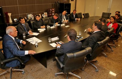Presidente do TJ discute progressão vertical de servidores