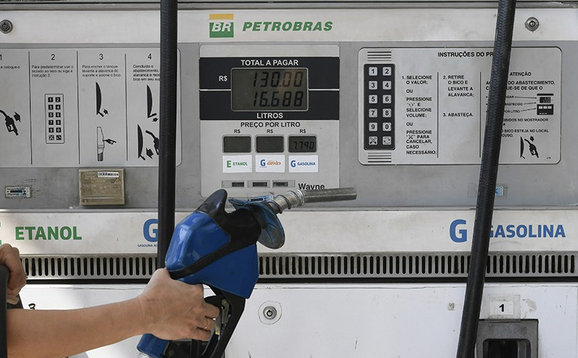 Projeto de Lei propõe autosserviço em postos de combustíveis