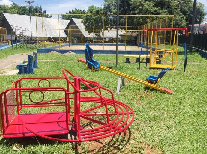 ALE aprova em 1º turno projeto que autoriza instalação de brinquedos psicomotores