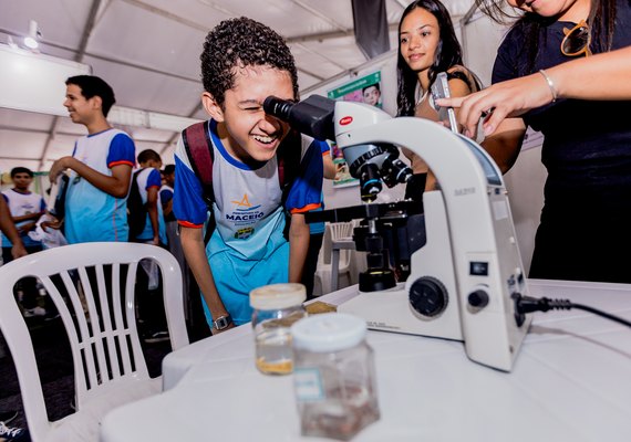 Semana da Ciência promove experiências cultural e tecnológica para alunos de escolas municipais