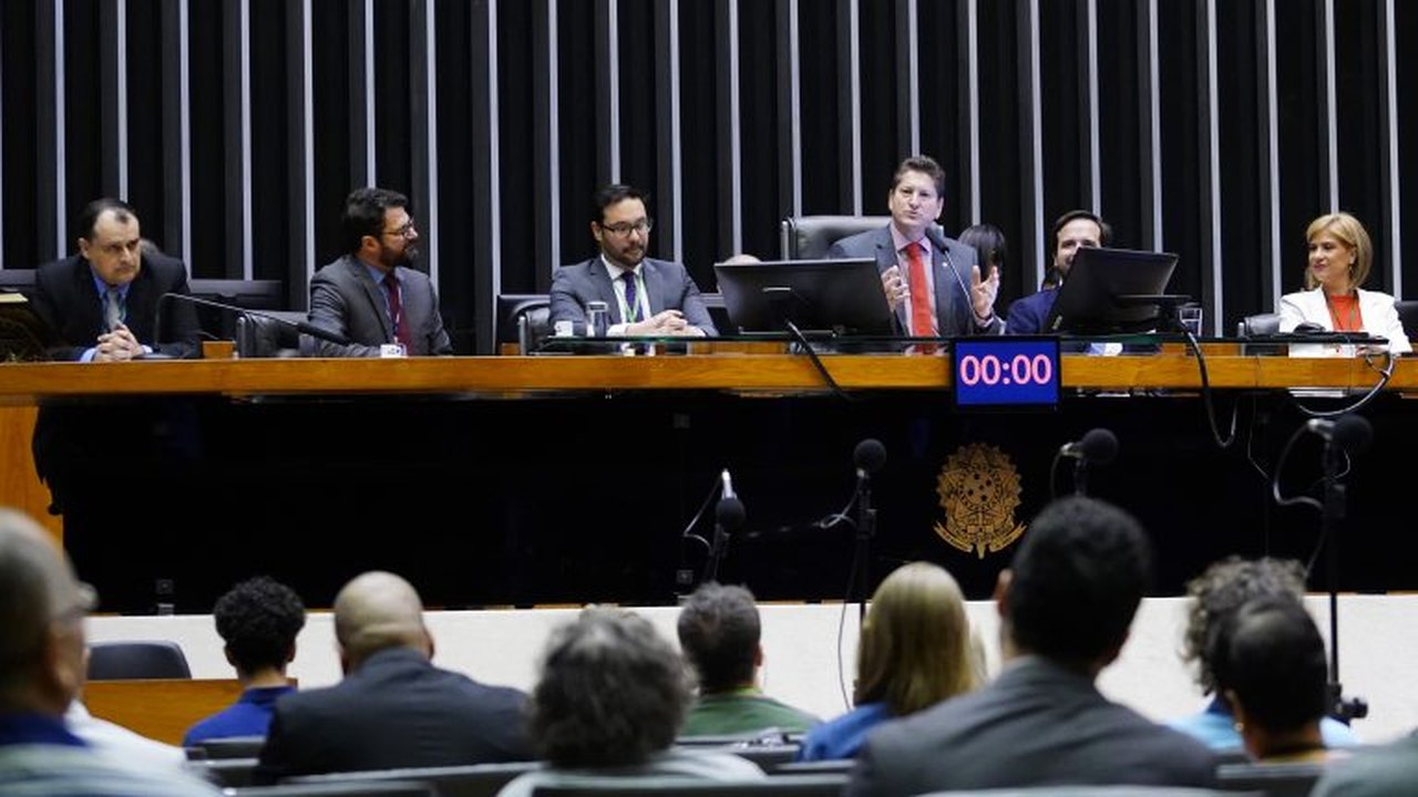Sessão solene comemora os 25 anos da criação da TV Câmara