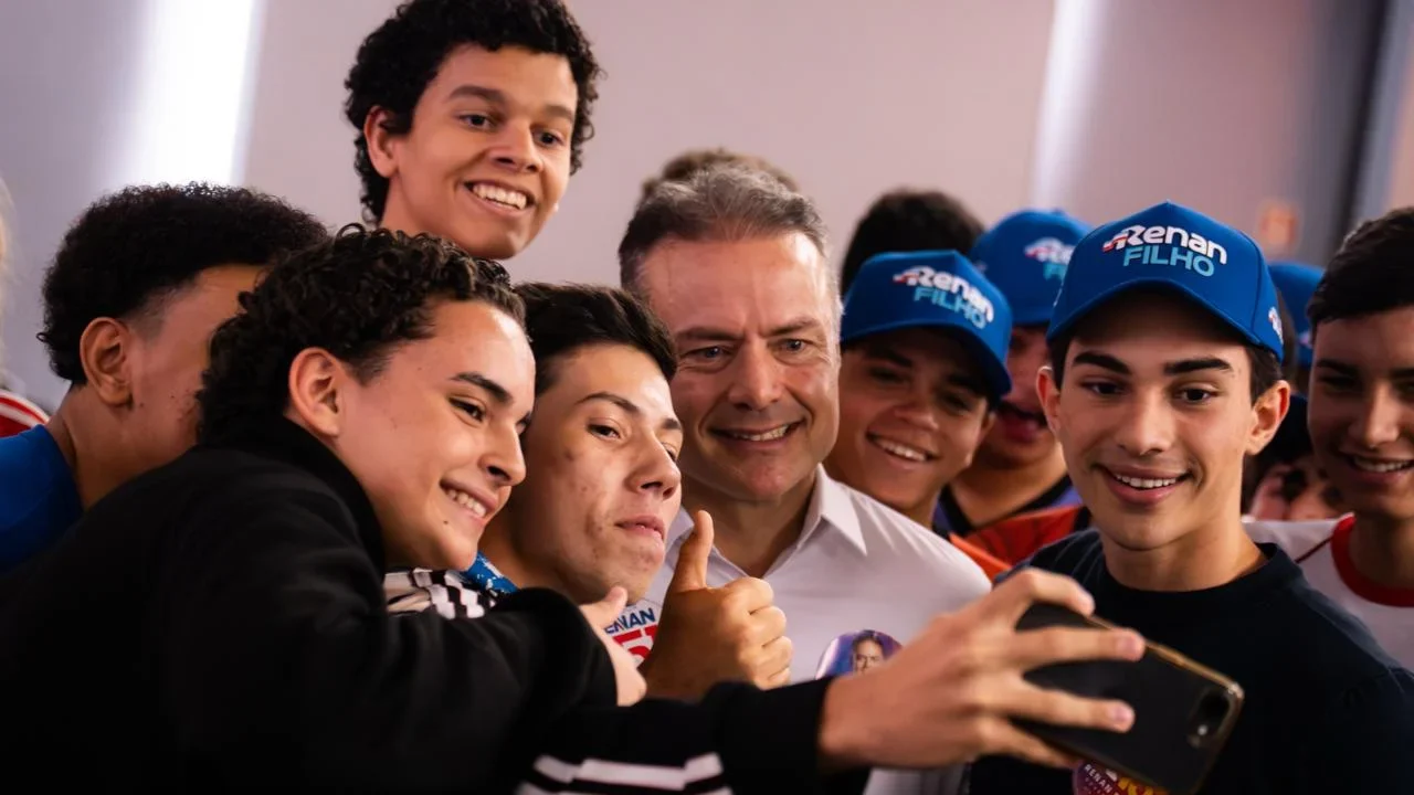 Datasensus: Renan Filho chega a 50% dos votos válidos e venceria no primeiro turno