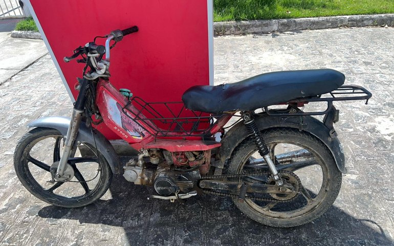 PM flagra irregularidades e apreende motocicletas em Porto Real do Colégio