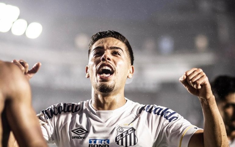 Nonato aceita redução de salário e assina contrato em definitivo com o Santos