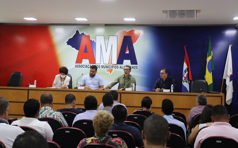 AMA e Emater capacitam técnico e secretários de agricultura sobre emissão de CAF