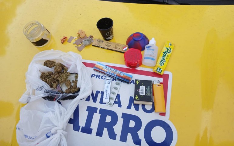 Ronda no Bairro prende três com maconha e comprimidos de Rohypnol