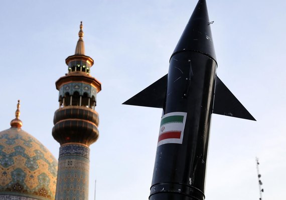 Irã não pode ter armas nucleares, se eles escolherem outro caminho EUA não terão escolha, diz Trump