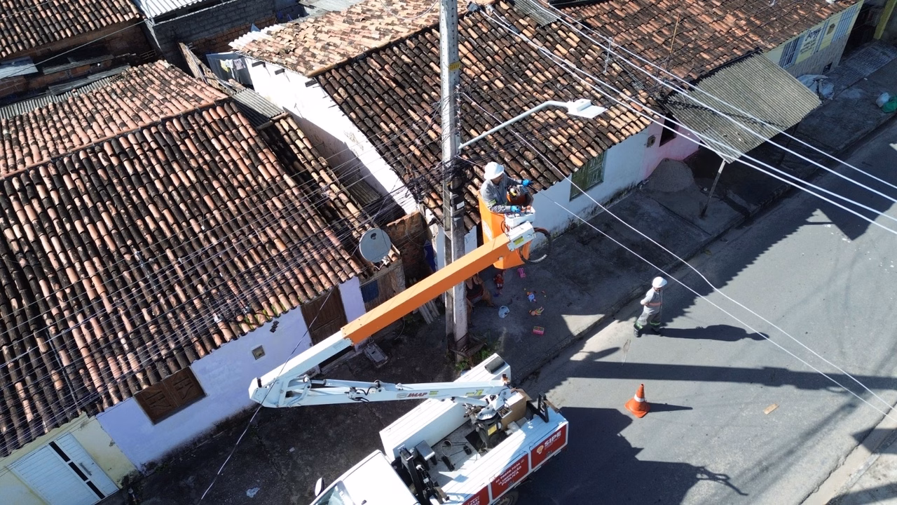 Novos investimentos da prefeitura melhoram iluminação pública em Penedo na cidade e na zona rural