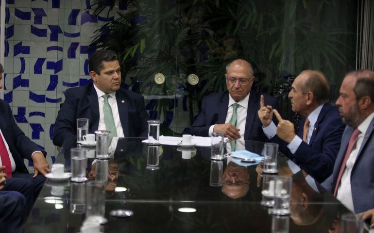 Economistas do grupo de transição ficam fora de debate sobre PEC