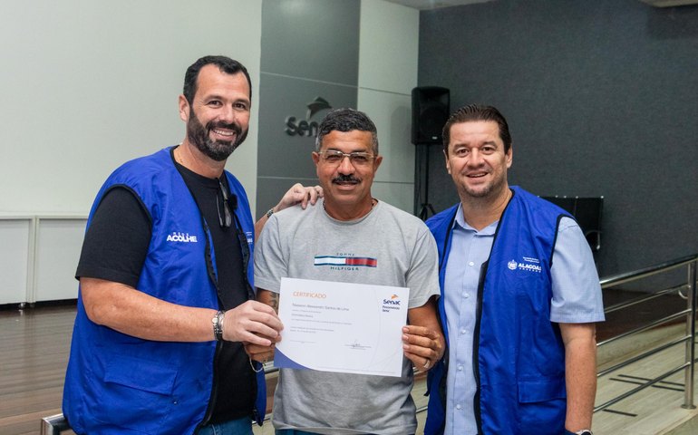 Rede Acolhe amplia reinserção social com novos cursos profissionalizantes em 2025