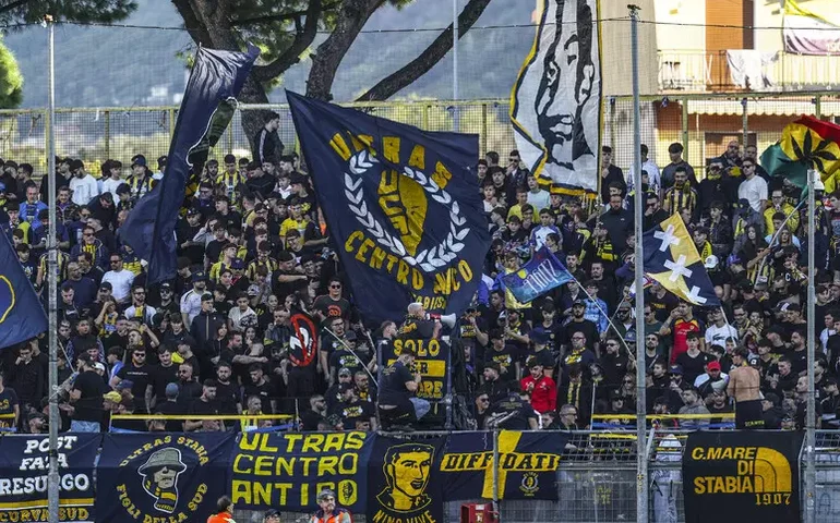 Justiça intervém em time da Série B da Itália por elo com máfia